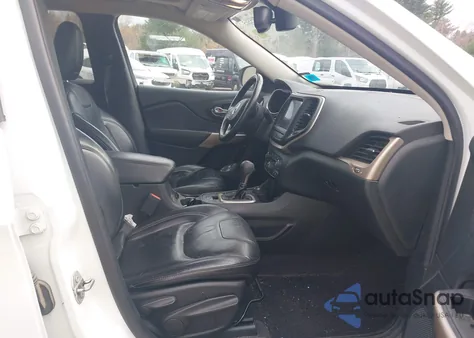 2017 Jeep Cherokee Latitude 4X4 z USA, uszkodzony, nr VIN 1C4PJMCB5HW579592